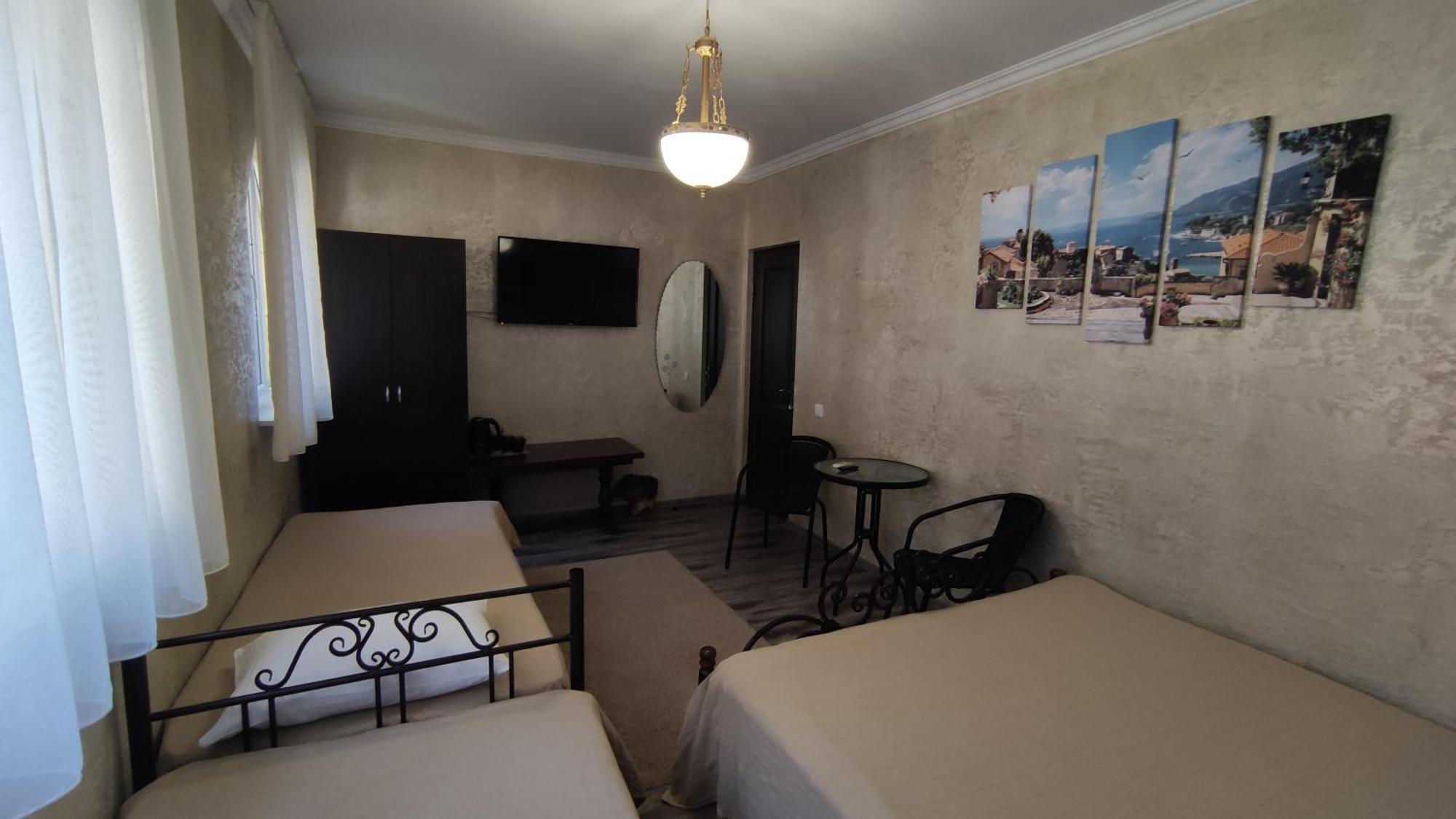 Guest House Chalet Agave Gagry Rom bilde